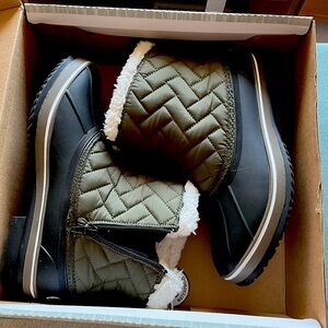 Northside elements olive green black Morgan Crest snow boots size 7 ankle